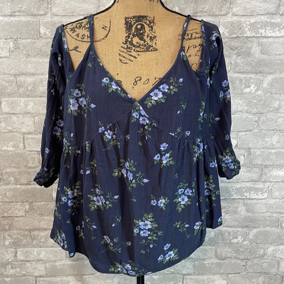 American Eagle Outfitters Tops - American Eagle Floral Cold Shoulder Top